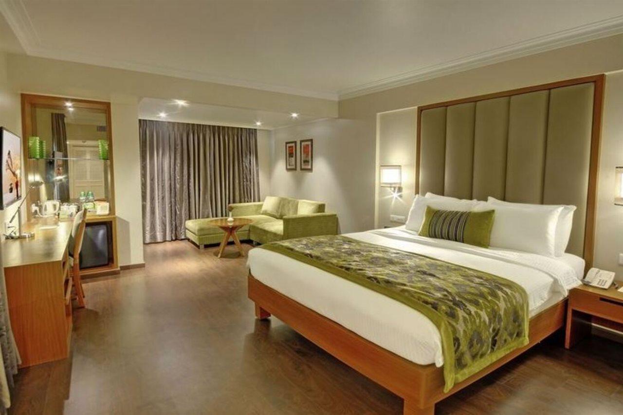 Lemon Tree Premier “The Atrium” Ahmedabad Exterior foto