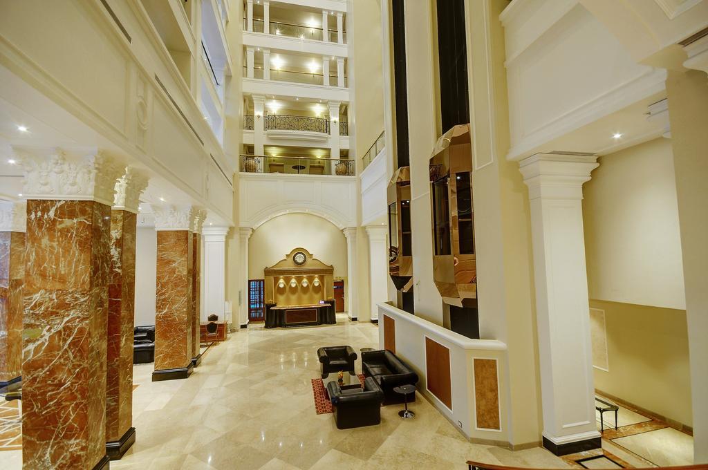 Lemon Tree Premier “The Atrium” Ahmedabad Exterior foto