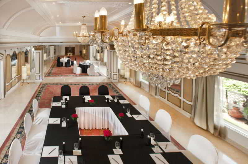 Lemon Tree Premier “The Atrium” Ahmedabad Exterior foto