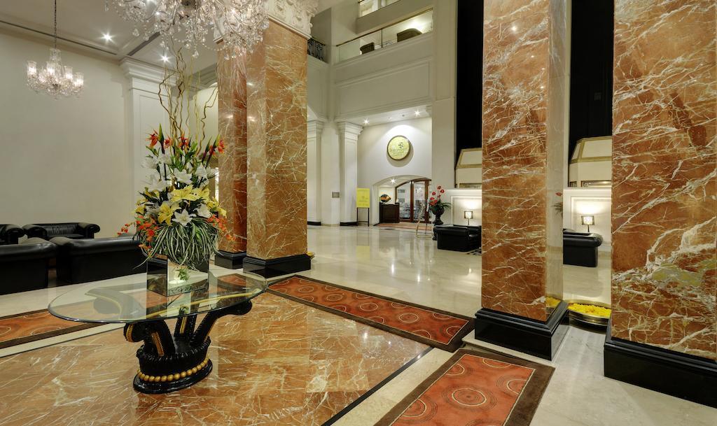 Lemon Tree Premier “The Atrium” Ahmedabad Exterior foto