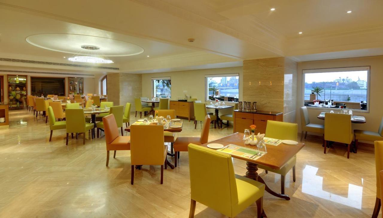 Lemon Tree Premier “The Atrium” Ahmedabad Exterior foto