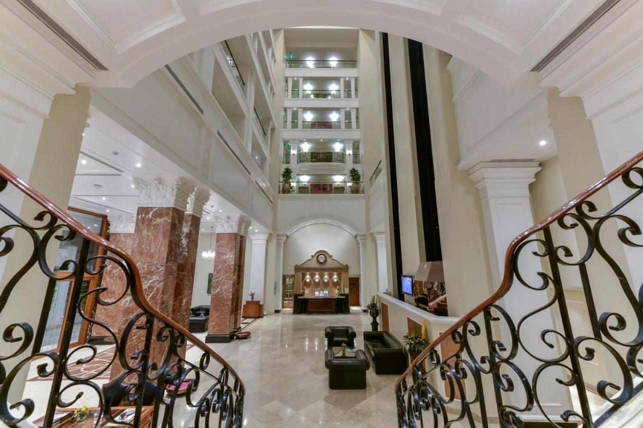 Lemon Tree Premier “The Atrium” Ahmedabad Exterior foto