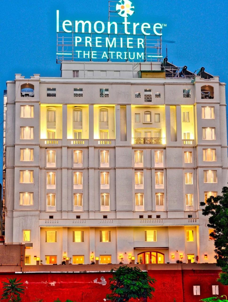 Lemon Tree Premier “The Atrium” Ahmedabad Exterior foto